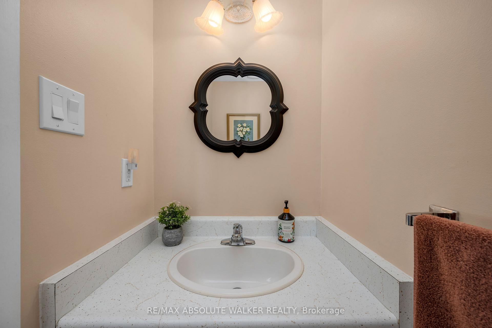 Photo 17 of 6175 Brookside Lane, Ottawa, Convent Glen South — HOMEH