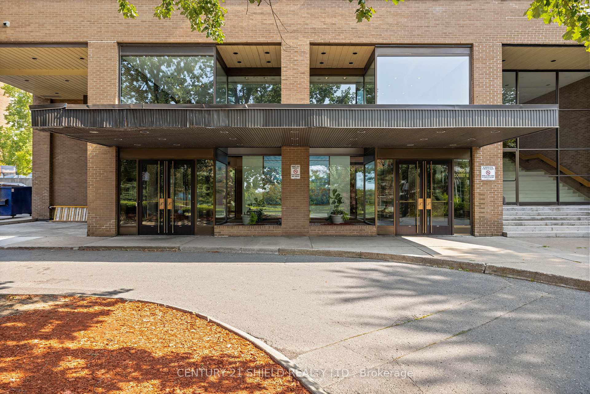 Photo 2 of Unit 2102, 505 St Laurent Boulevard, Ottawa, Viscount Alexander Park — HOMEH
