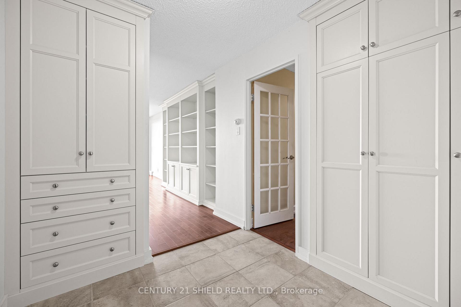 Photo 5 of Unit 2102, 505 St Laurent Boulevard, Ottawa, Viscount Alexander Park — HOMEH