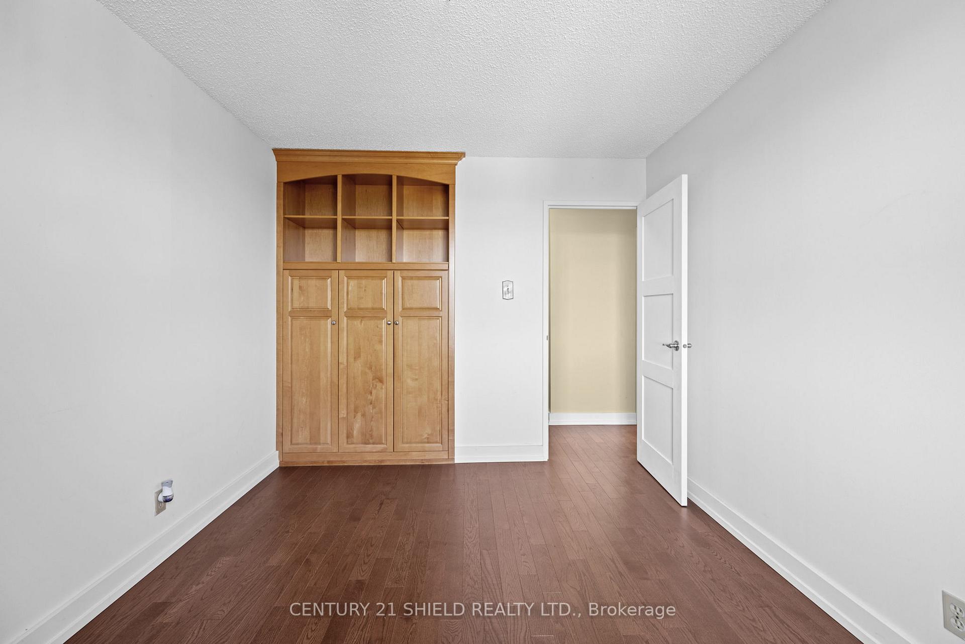 Photo 17 of Unit 2102, 505 St Laurent Boulevard, Ottawa, Viscount Alexander Park — HOMEH