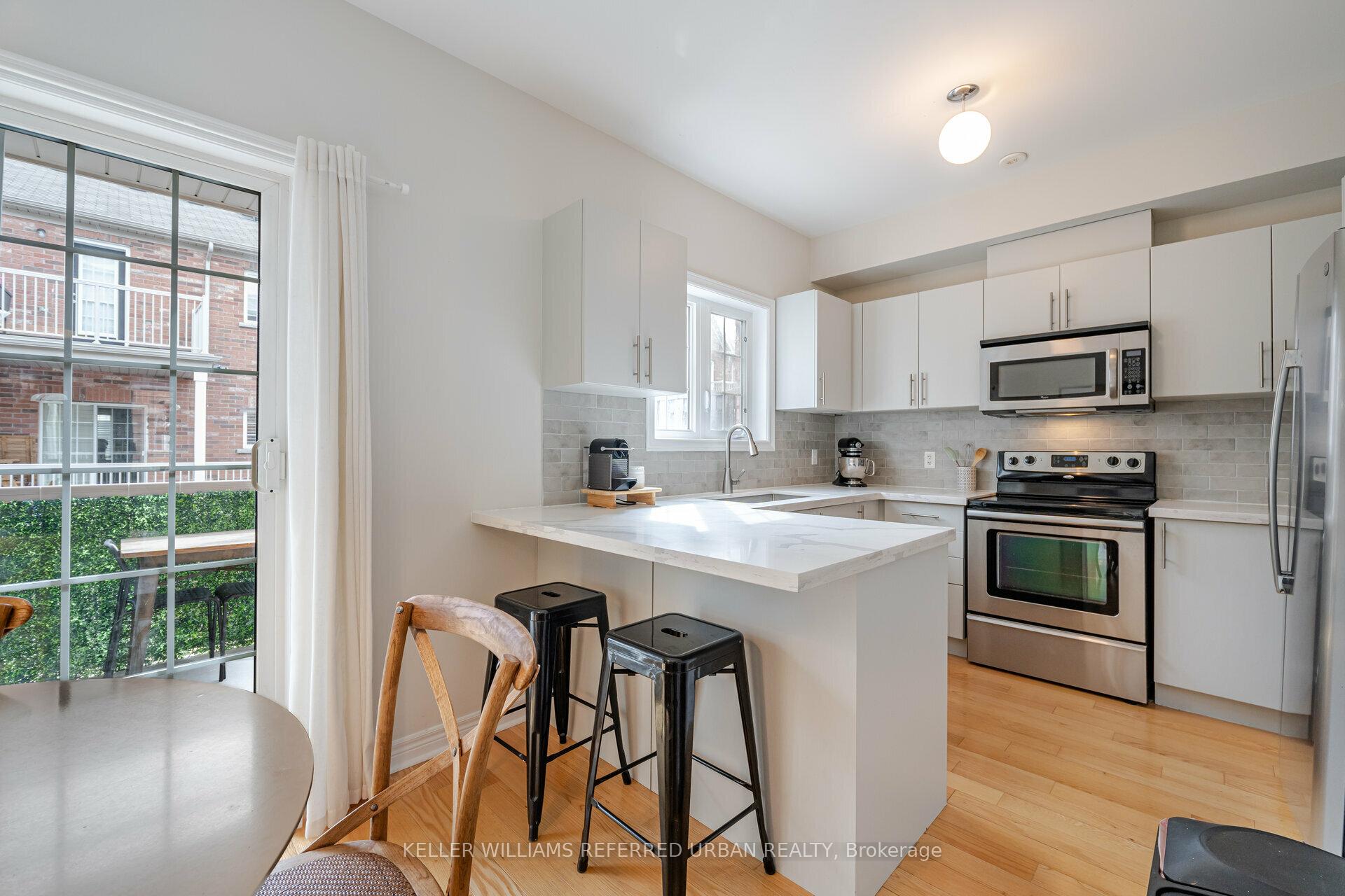 Photo 6 of 35 Philpott Gardens, Toronto, East End-Danforth — HOMEH