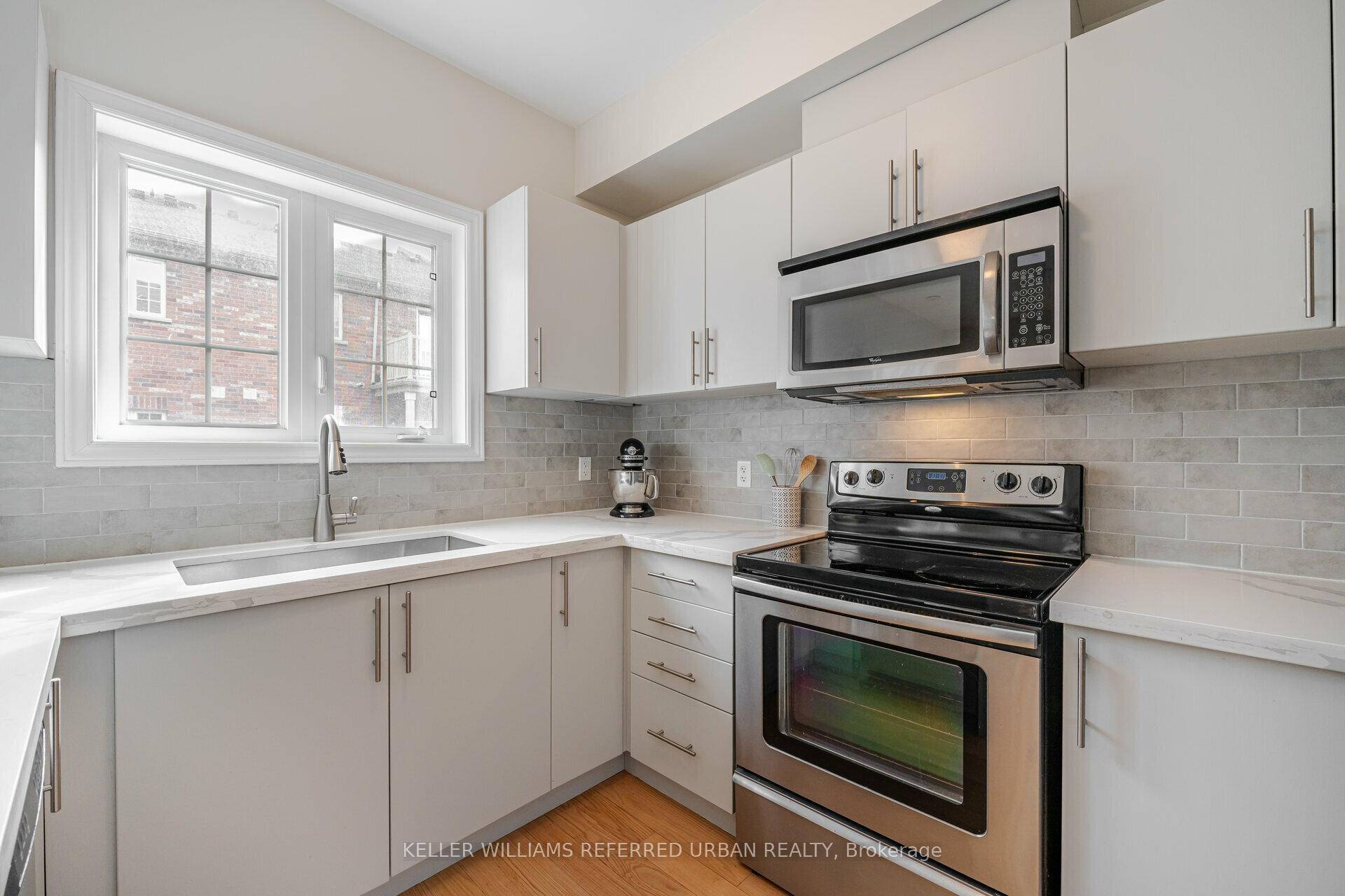 Photo 7 of 35 Philpott Gardens, Toronto, East End-Danforth — HOMEH