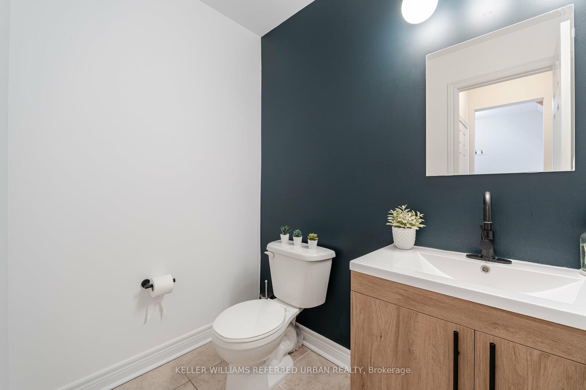 Photo 13 of 35 Philpott Gardens, Toronto, East End-Danforth — HOMEH