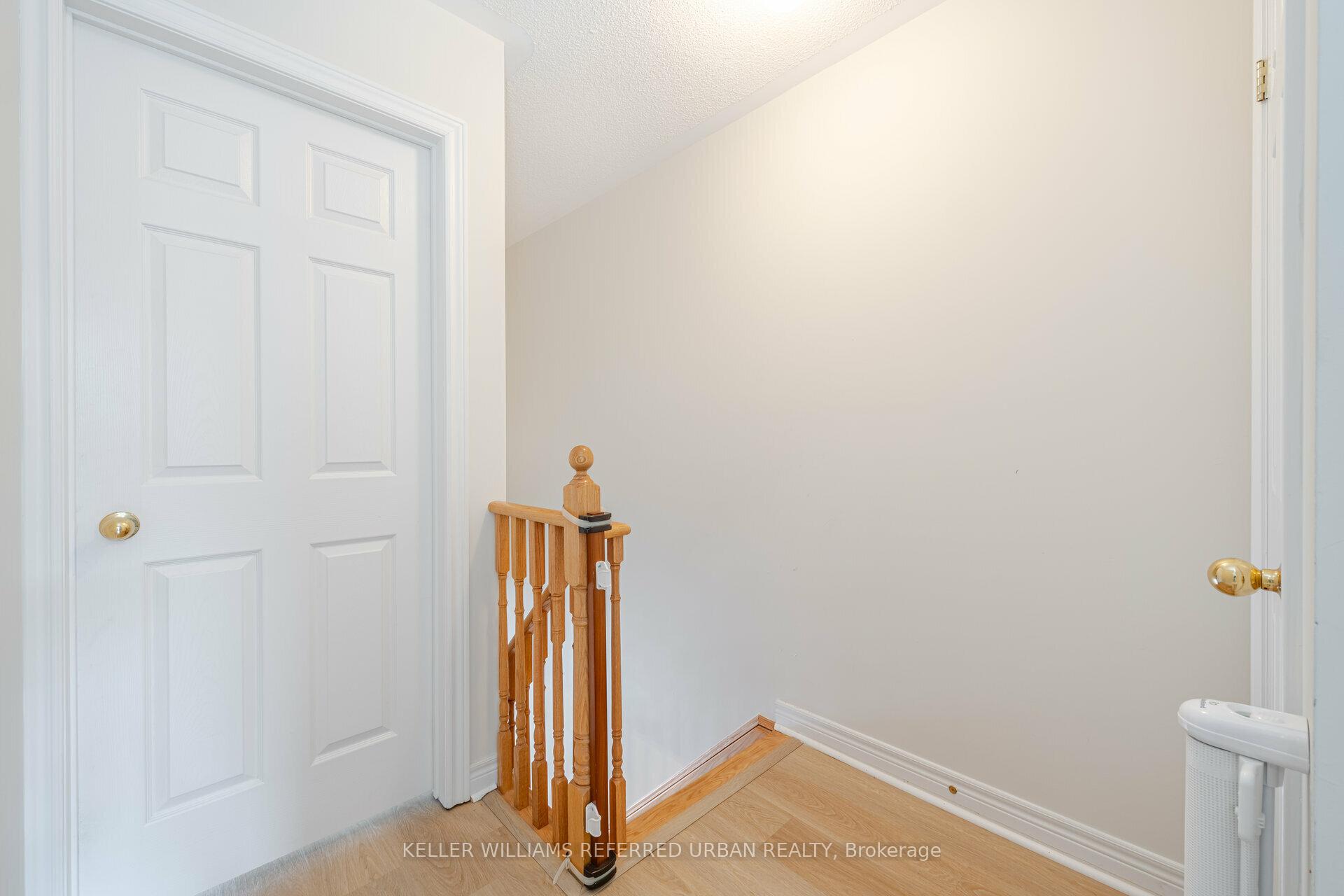 Photo 15 of 35 Philpott Gardens, Toronto, East End-Danforth — HOMEH