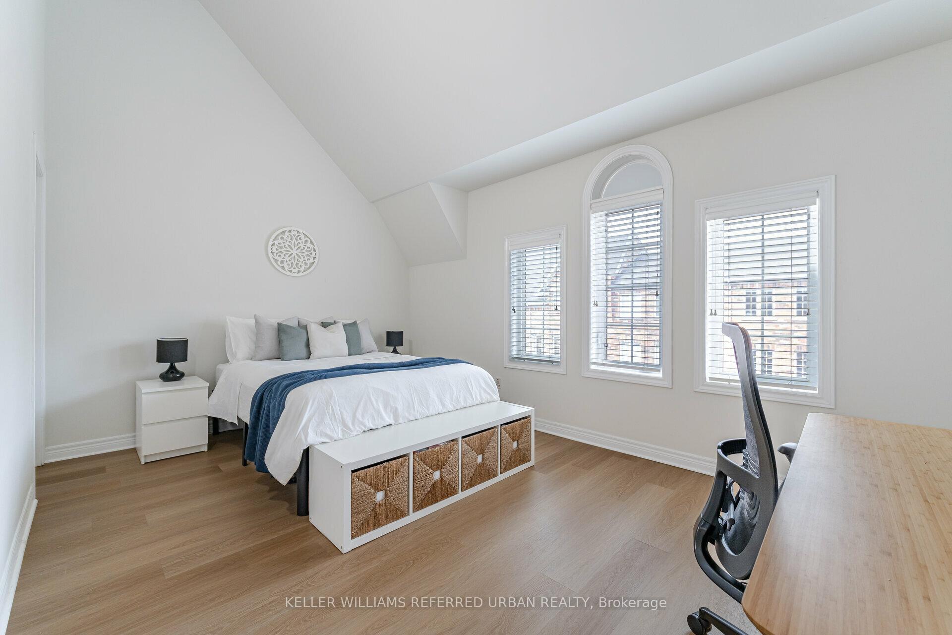 Photo 16 of 35 Philpott Gardens, Toronto, East End-Danforth — HOMEH
