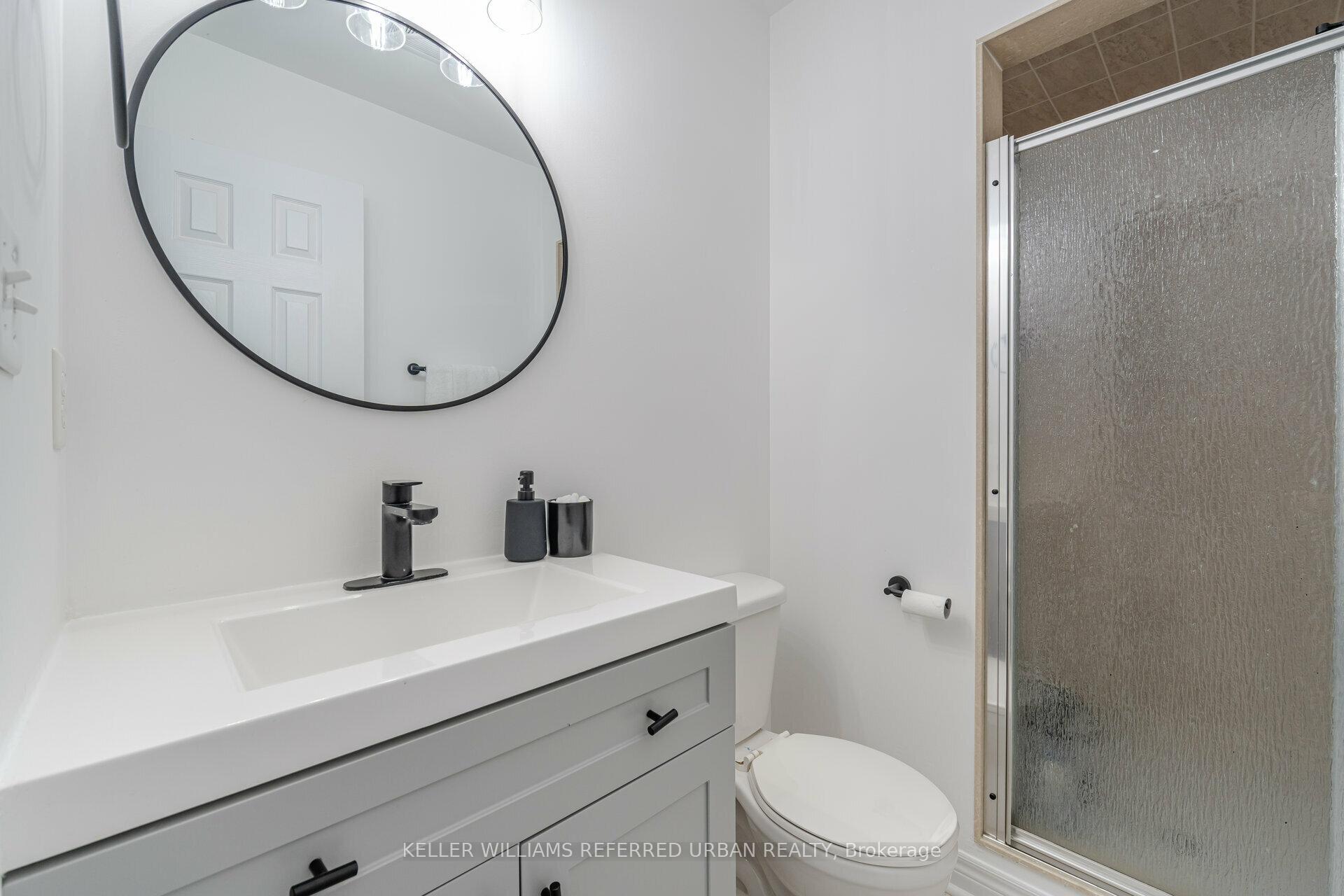 Photo 18 of 35 Philpott Gardens, Toronto, East End-Danforth — HOMEH