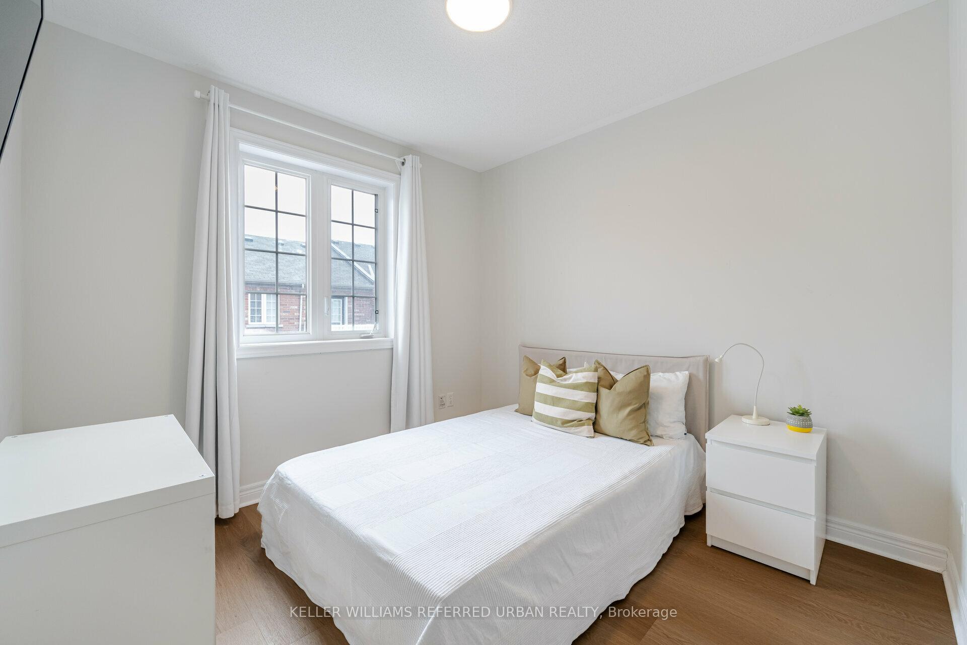 Photo 19 of 35 Philpott Gardens, Toronto, East End-Danforth — HOMEH