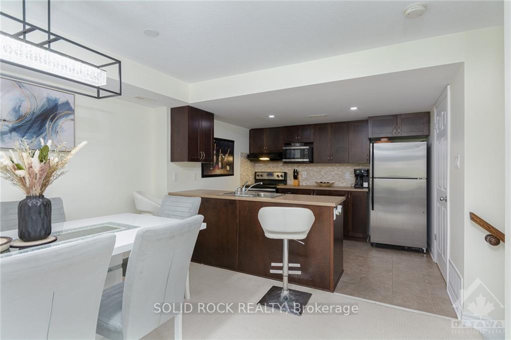 Photo 5 of Unit B, 110 Lindenshade Drive, Ottawa, Barrhaven - Strandherd — HOMEH