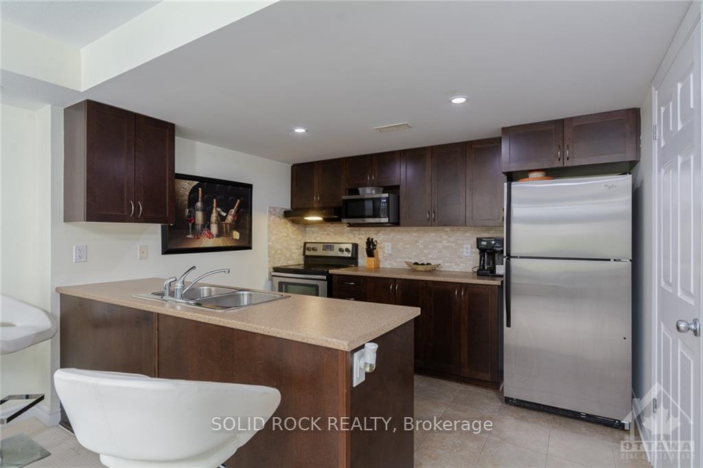 Photo 6 of Unit B, 110 Lindenshade Drive, Ottawa, Barrhaven - Strandherd — HOMEH