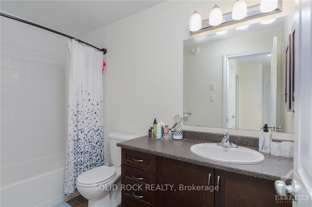 Photo 18 of Unit B, 110 Lindenshade Drive, Ottawa, Barrhaven - Strandherd — HOMEH