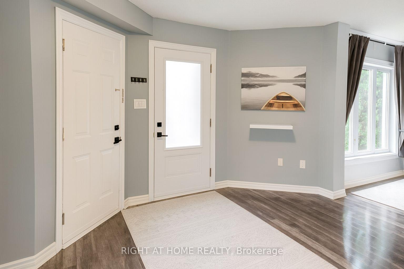 Photo 2 of 17 Kelsey Crescent, Barrie, Ardagh — HOMEH