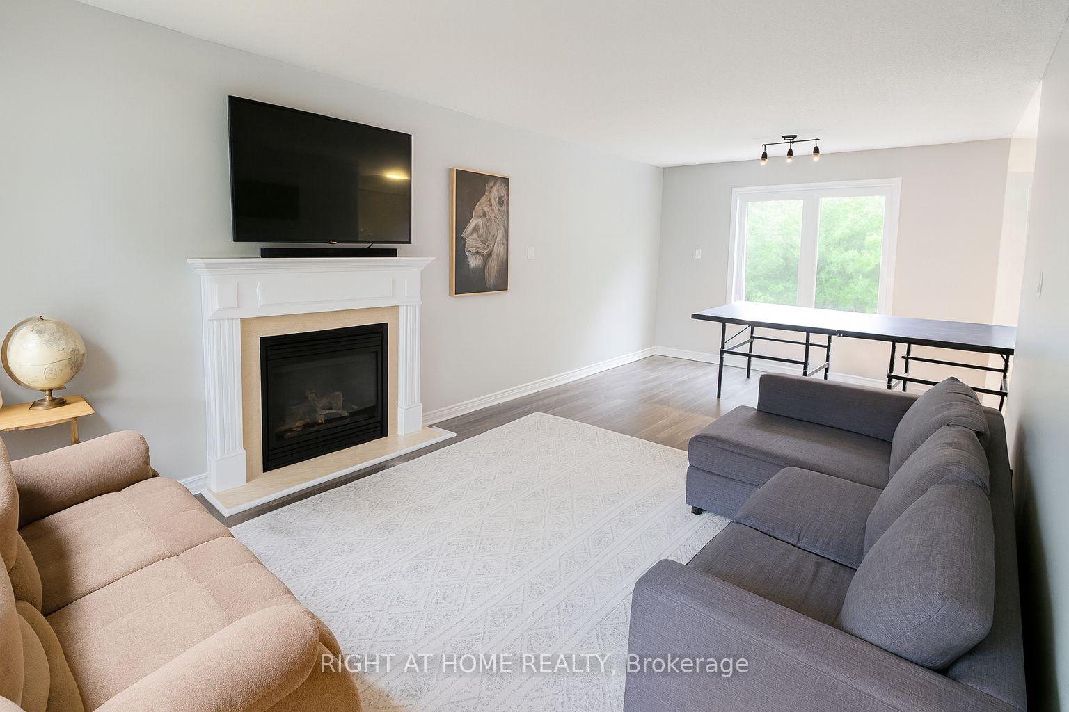 Photo 3 of 17 Kelsey Crescent, Barrie, Ardagh — HOMEH