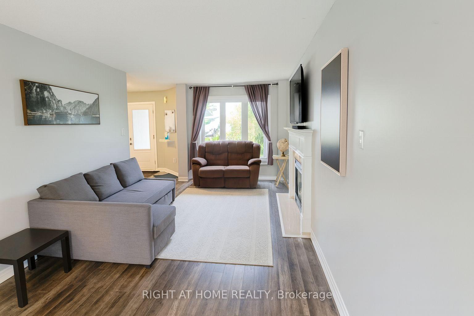 Photo 5 of 17 Kelsey Crescent, Barrie, Ardagh — HOMEH