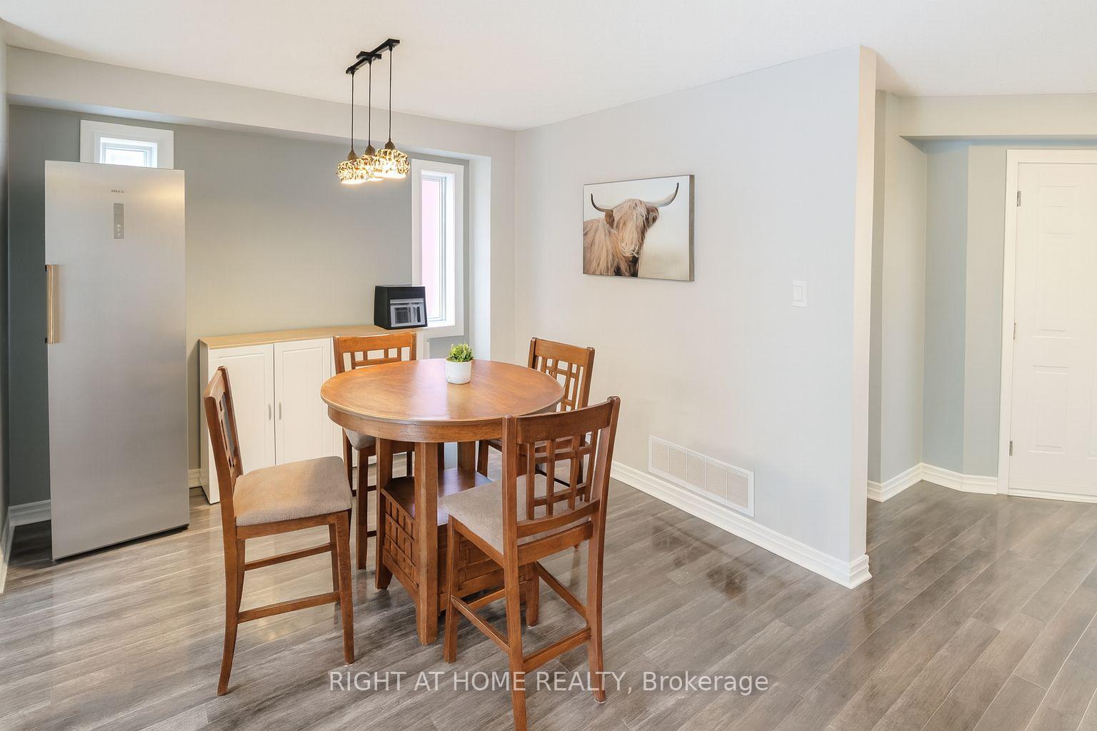 Photo 6 of 17 Kelsey Crescent, Barrie, Ardagh — HOMEH