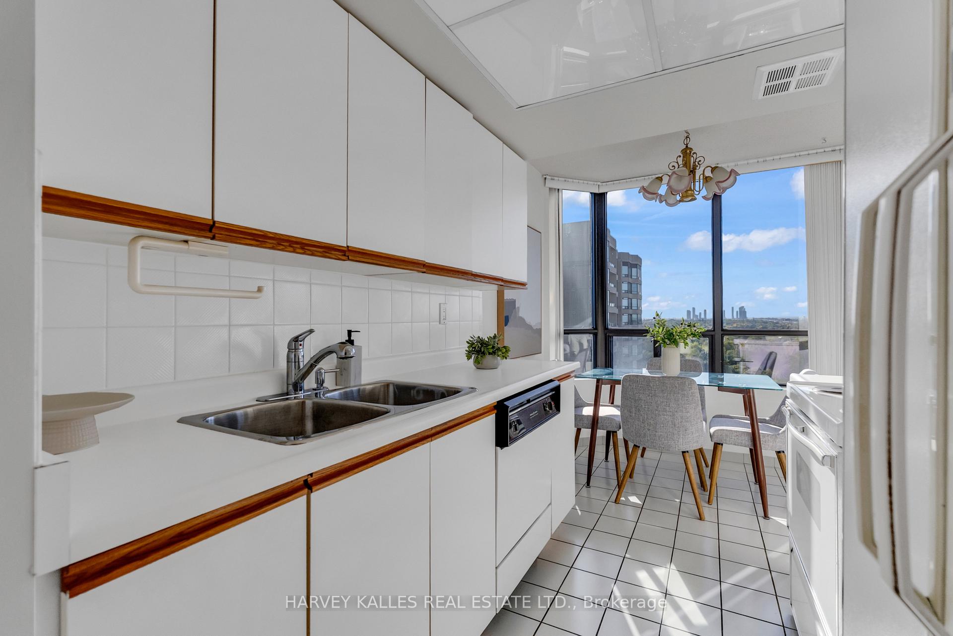Photo 17 of Unit 1411, 7440 Bathurst Street, Vaughan, Brownridge — HOMEH