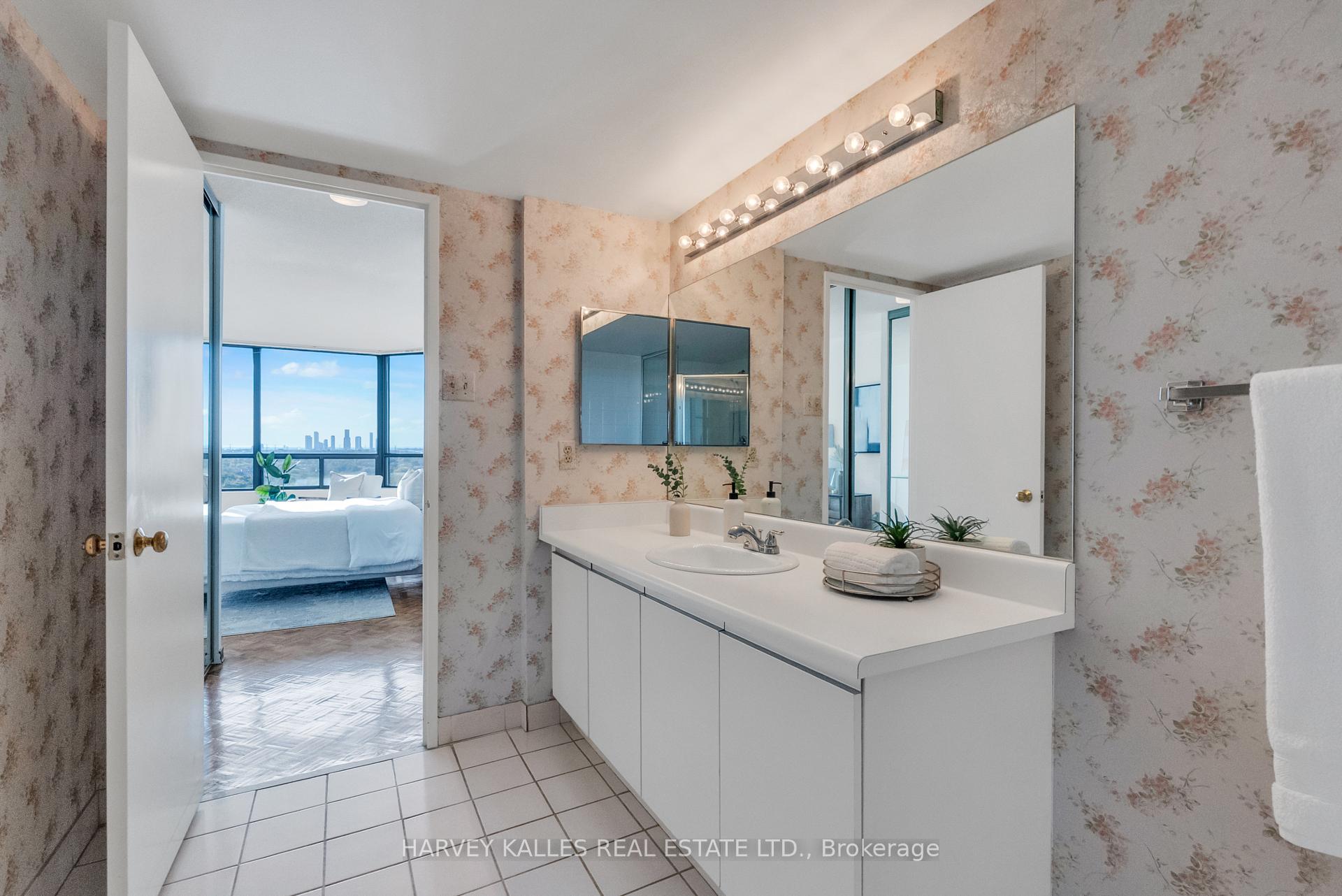 Photo 38 of Unit 1411, 7440 Bathurst Street, Vaughan, Brownridge — HOMEH