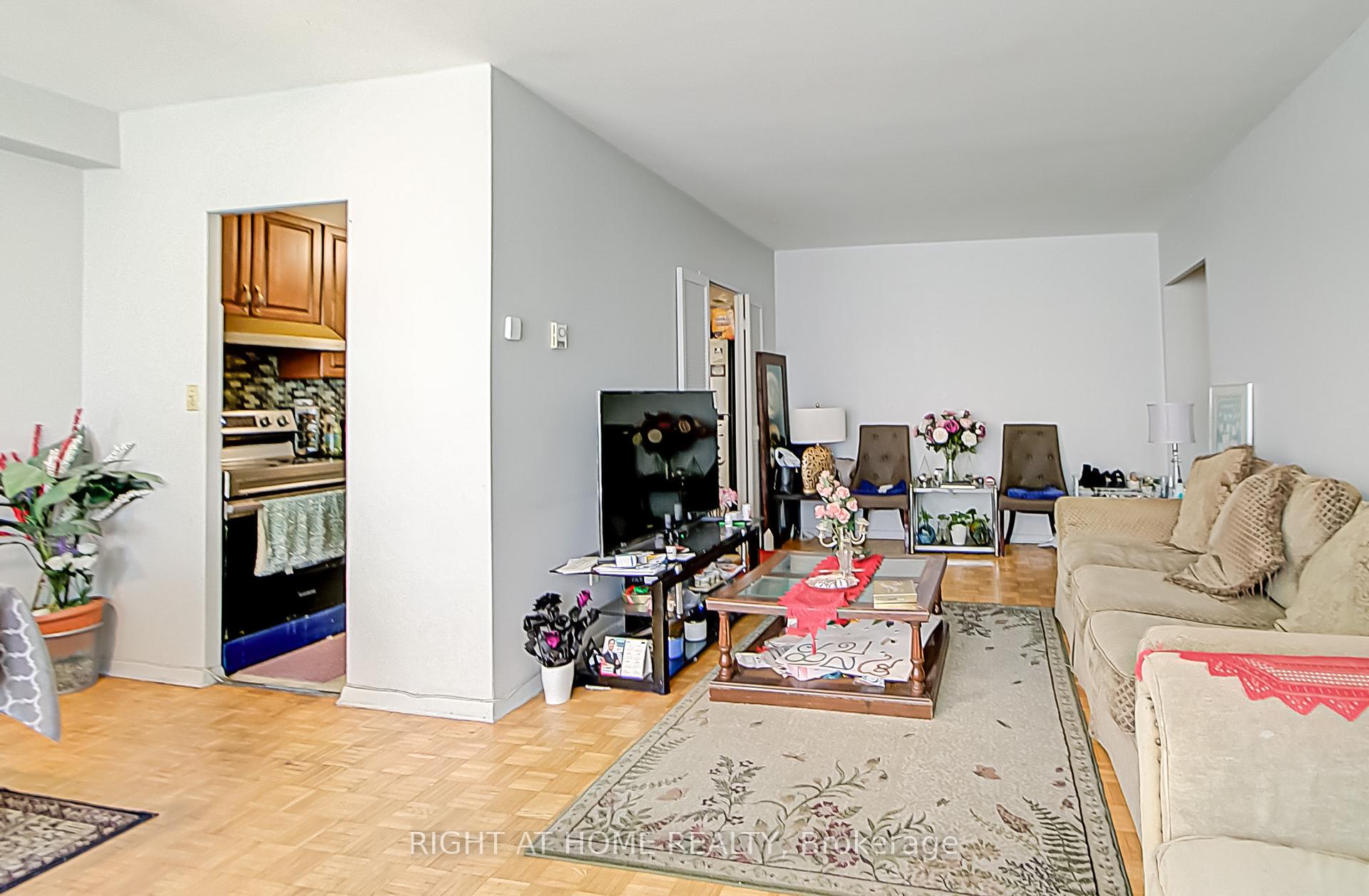 Photo 6 of Unit 106, 1 Massey Square, Toronto, Crescent Town — HOMEH