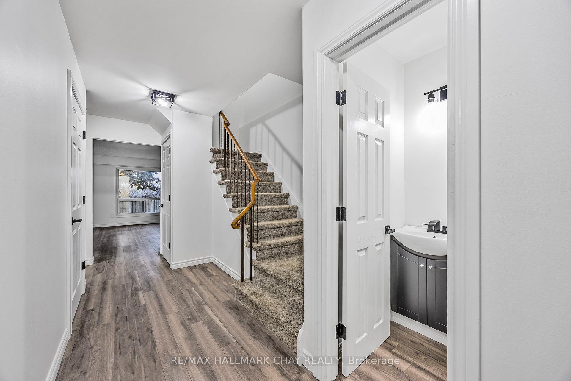 Photo 4 of Unit 6, 2 Bernick Drive, Barrie, Grove East — HOMEH