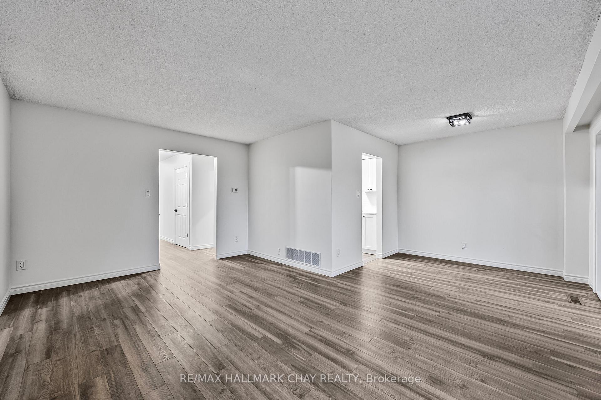 Photo 6 of Unit 6, 2 Bernick Drive, Barrie, Grove East — HOMEH
