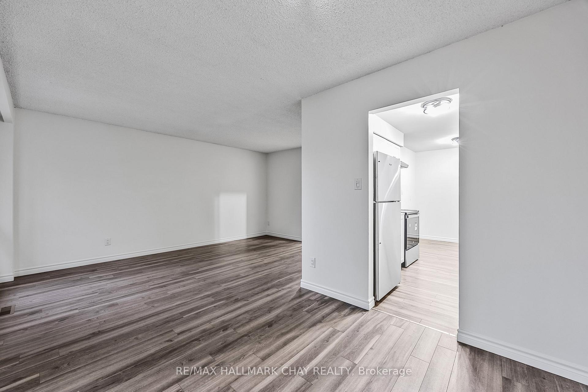 Photo 10 of Unit 6, 2 Bernick Drive, Barrie, Grove East — HOMEH