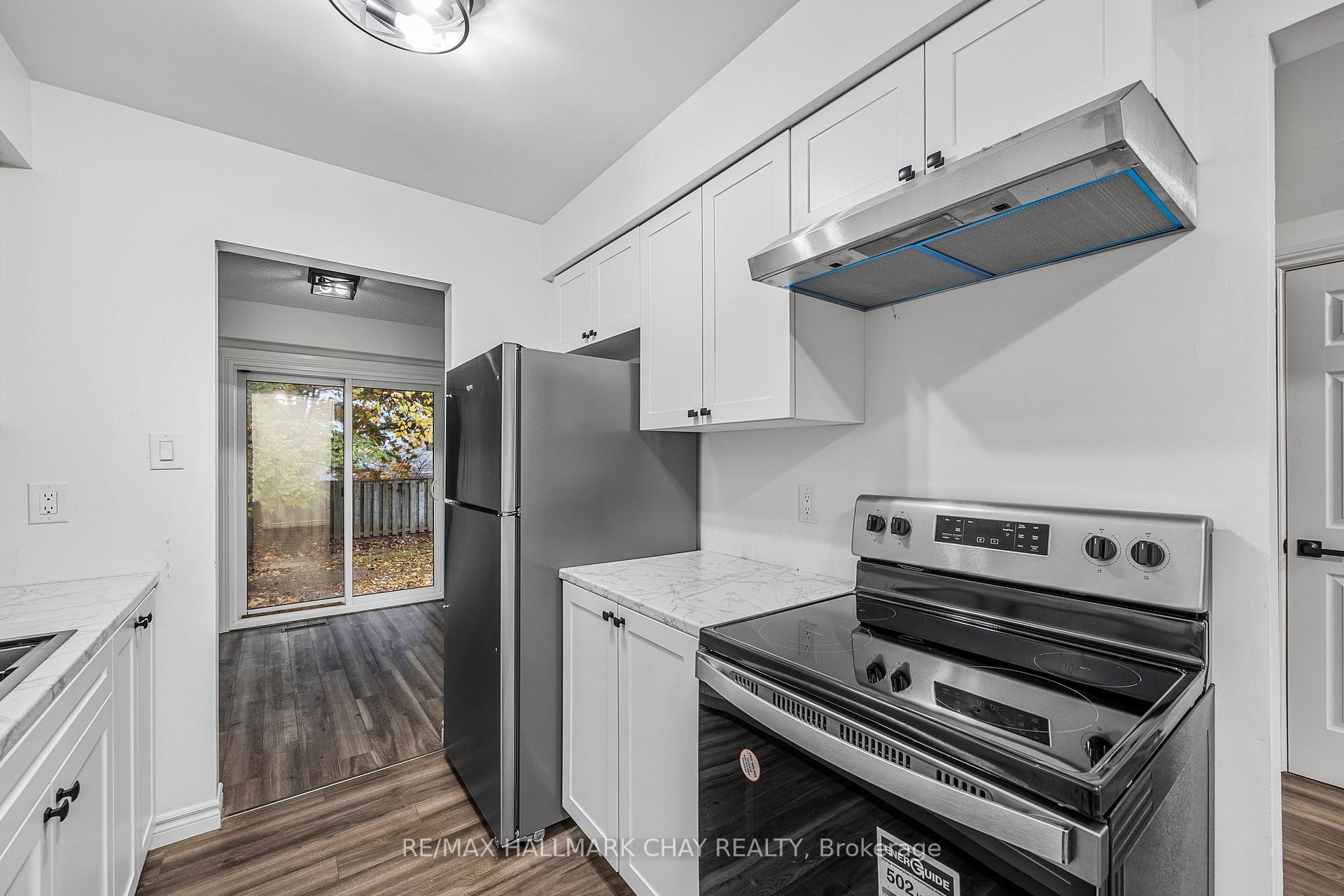 Photo 15 of Unit 6, 2 Bernick Drive, Barrie, Grove East — HOMEH