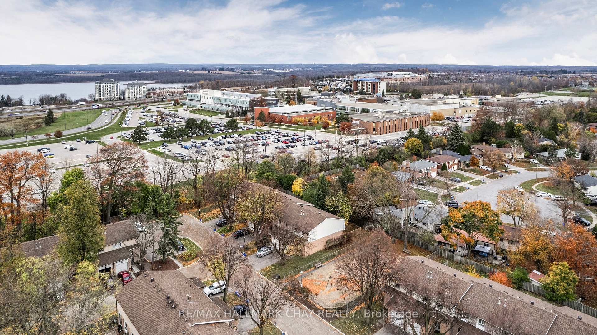 Photo 37 of Unit 6, 2 Bernick Drive, Barrie, Grove East — HOMEH