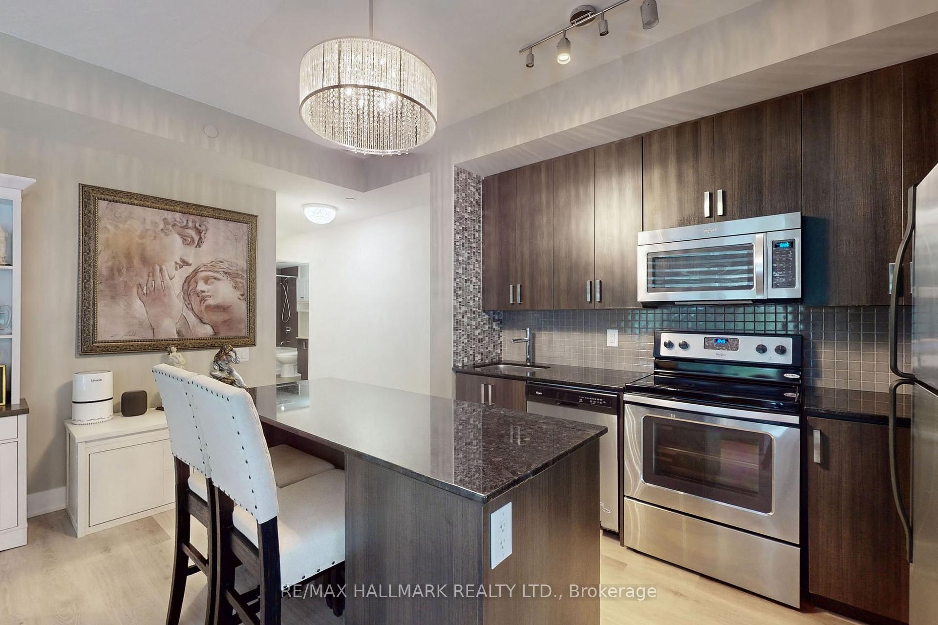 Photo 8 of Unit 120, 7608 Yonge Street, Vaughan, Crestwood-Springfarm-Yorkhill — HOMEH
