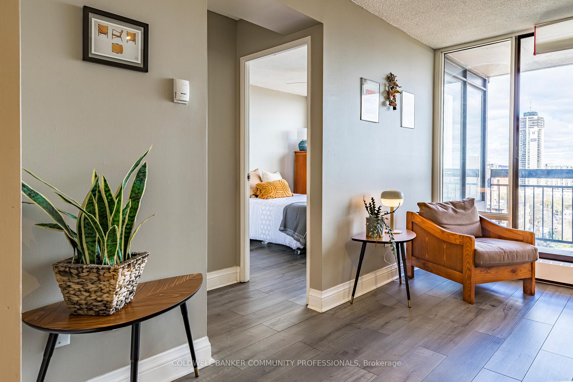 Photo 10 of Unit 1401, 150 Charlton Avenue E, Hamilton, Corktown — HOMEH