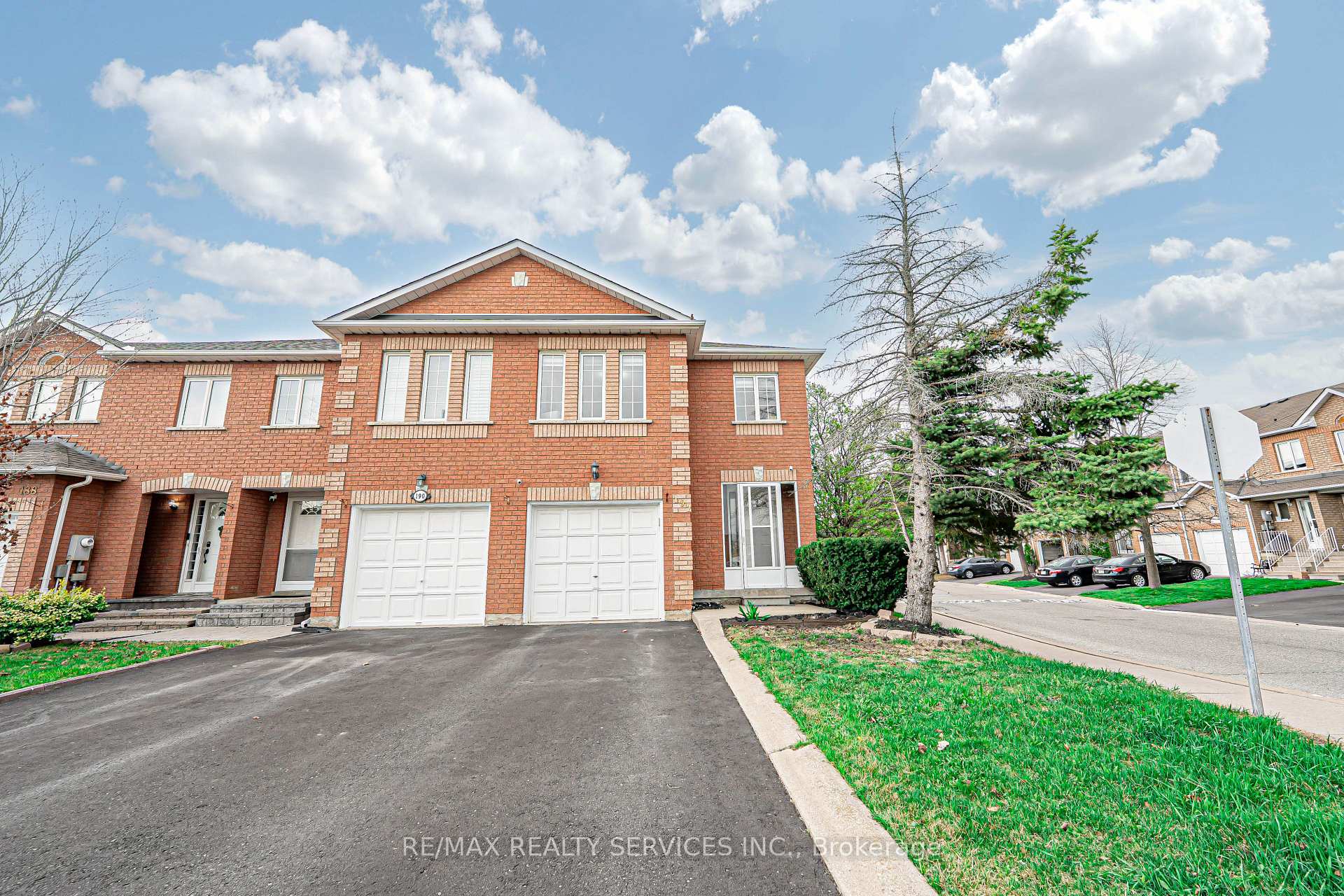 Photo 2 of Unit 19, 192 Cresthaven Road, Brampton, Snelgrove — HOMEH