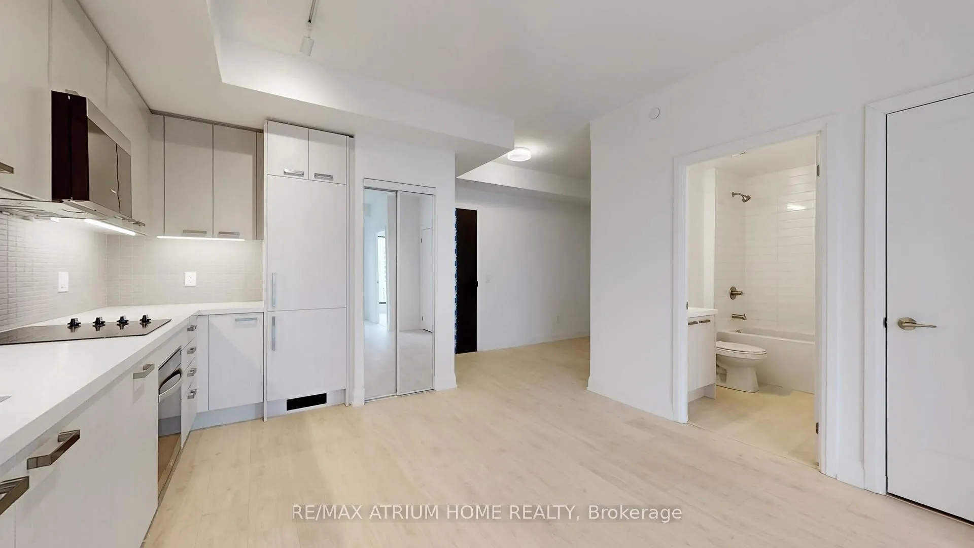 Photo 3 of Unit 3309, 20 Soudan Avenue, Toronto, Mount Pleasant West — HOMEH