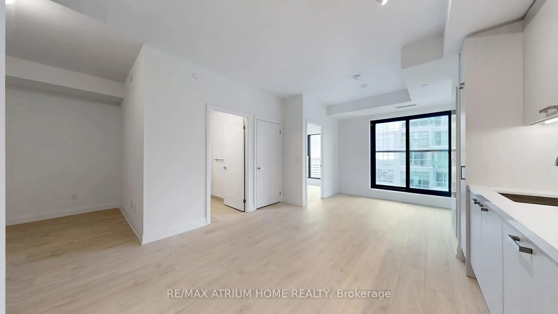 Photo 5 of Unit 3309, 20 Soudan Avenue, Toronto, Mount Pleasant West — HOMEH