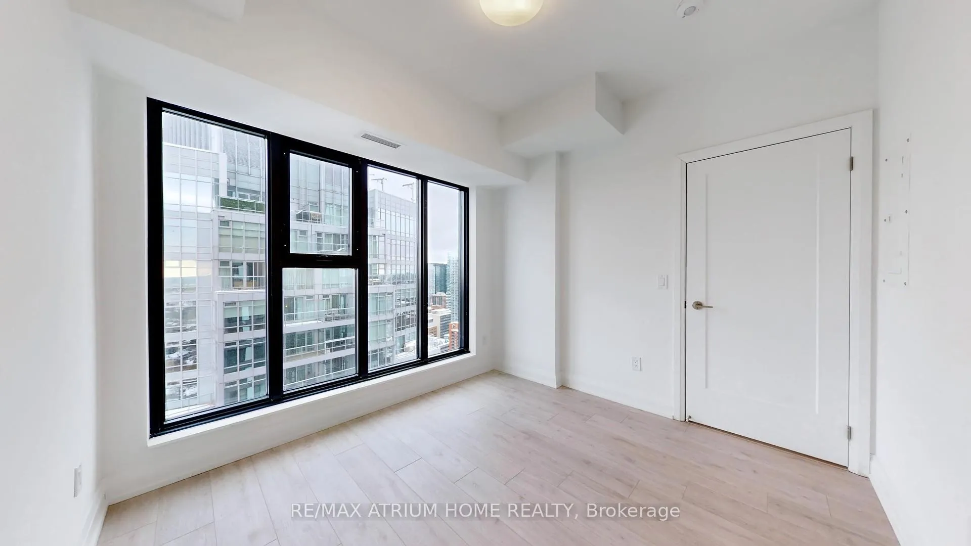 Photo 6 of Unit 3309, 20 Soudan Avenue, Toronto, Mount Pleasant West — HOMEH