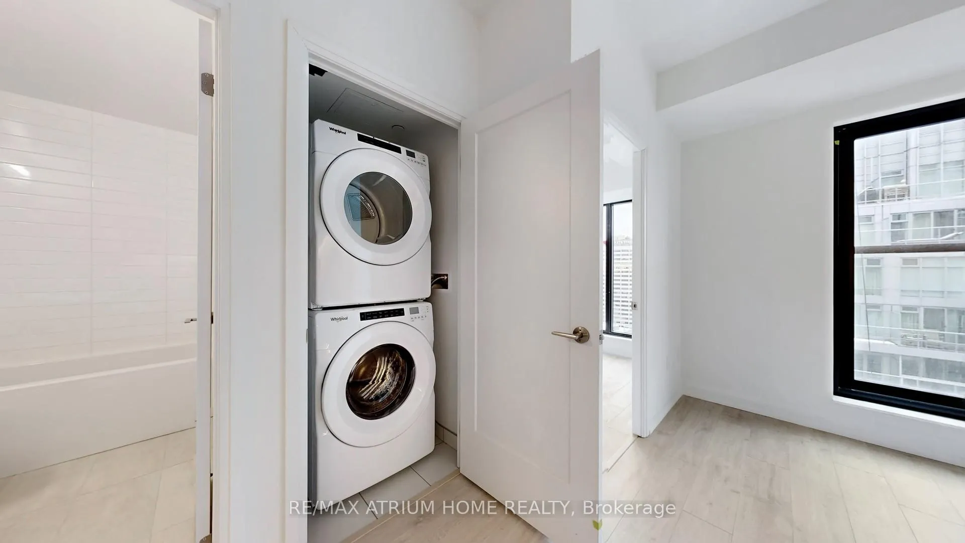 Photo 13 of Unit 3309, 20 Soudan Avenue, Toronto, Mount Pleasant West — HOMEH