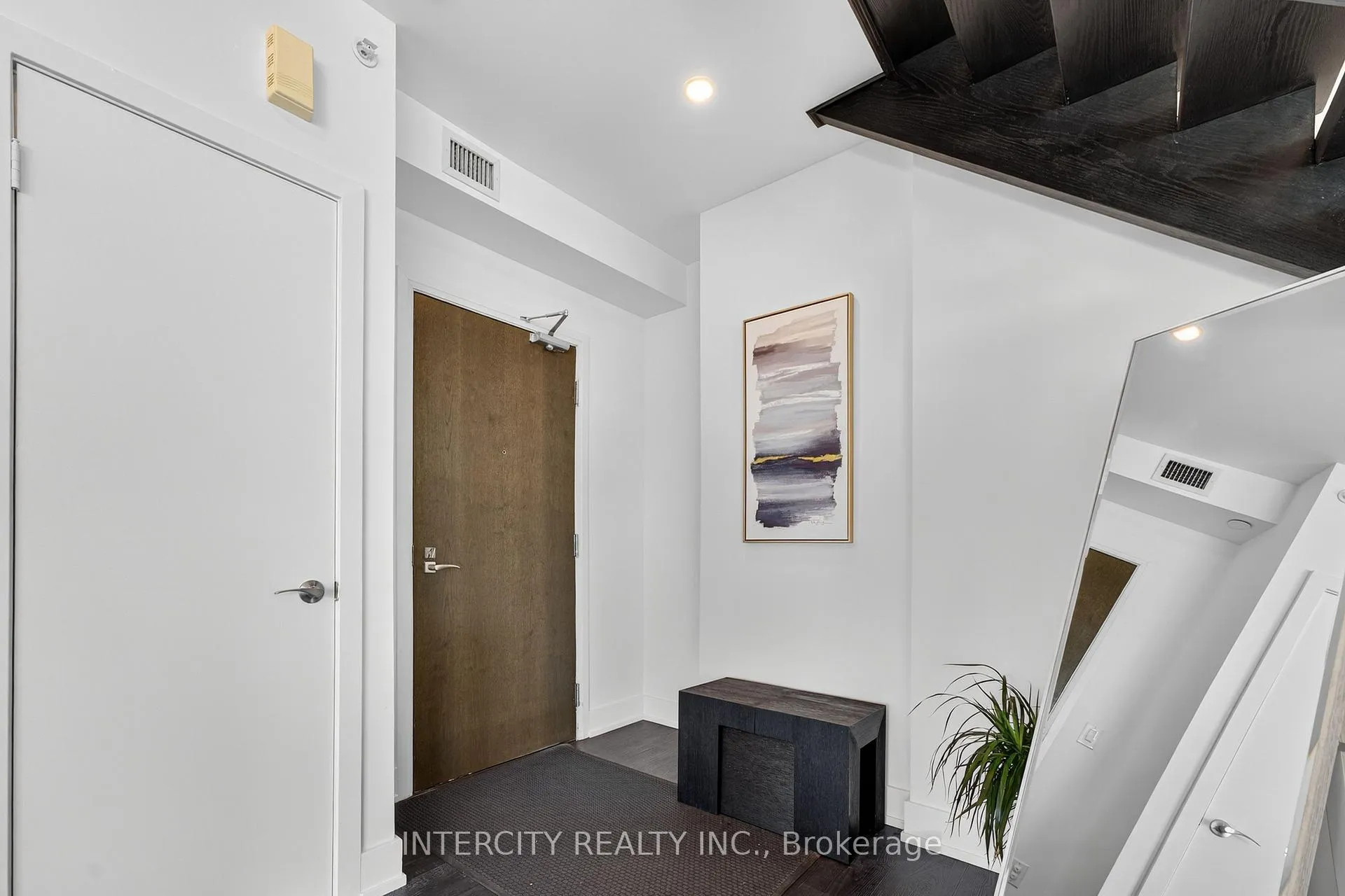 Photo 2 of Unit Ph05, 2910 Highway 7 Road, Vaughan, Concord — HOMEH