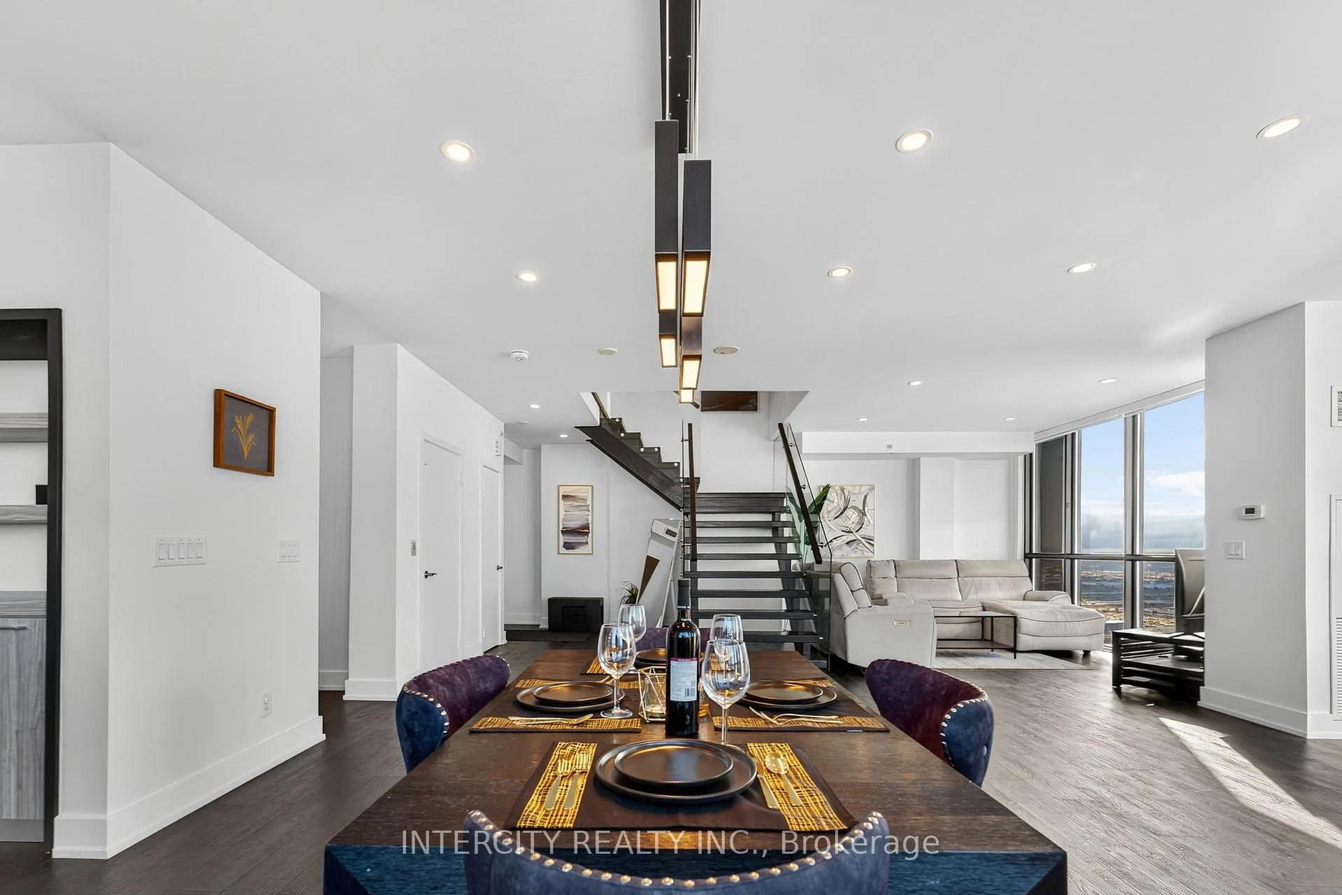 Photo 9 of Unit Ph05, 2910 Highway 7 Road, Vaughan, Concord — HOMEH