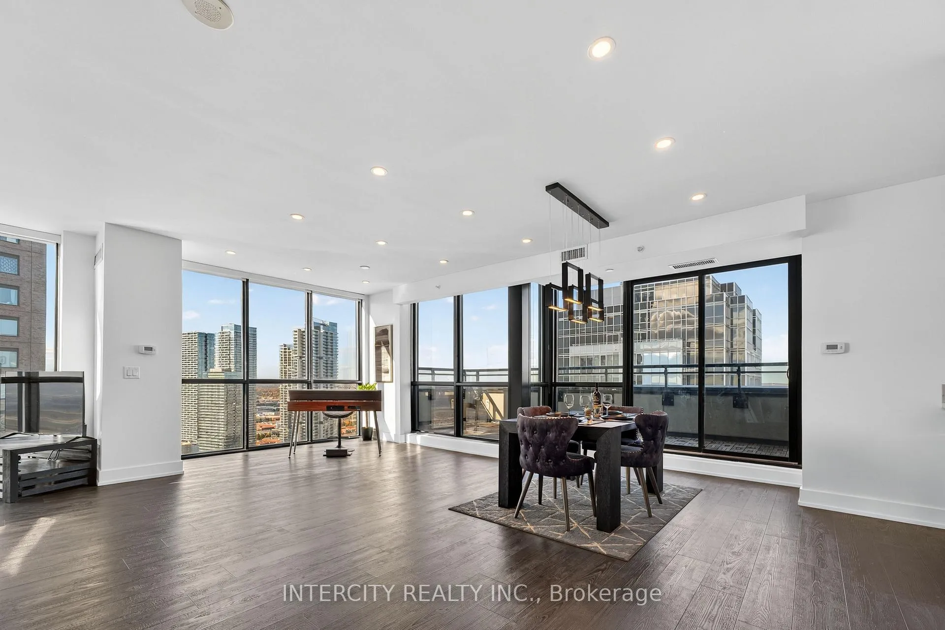 Photo 11 of Unit Ph05, 2910 Highway 7 Road, Vaughan, Concord — HOMEH