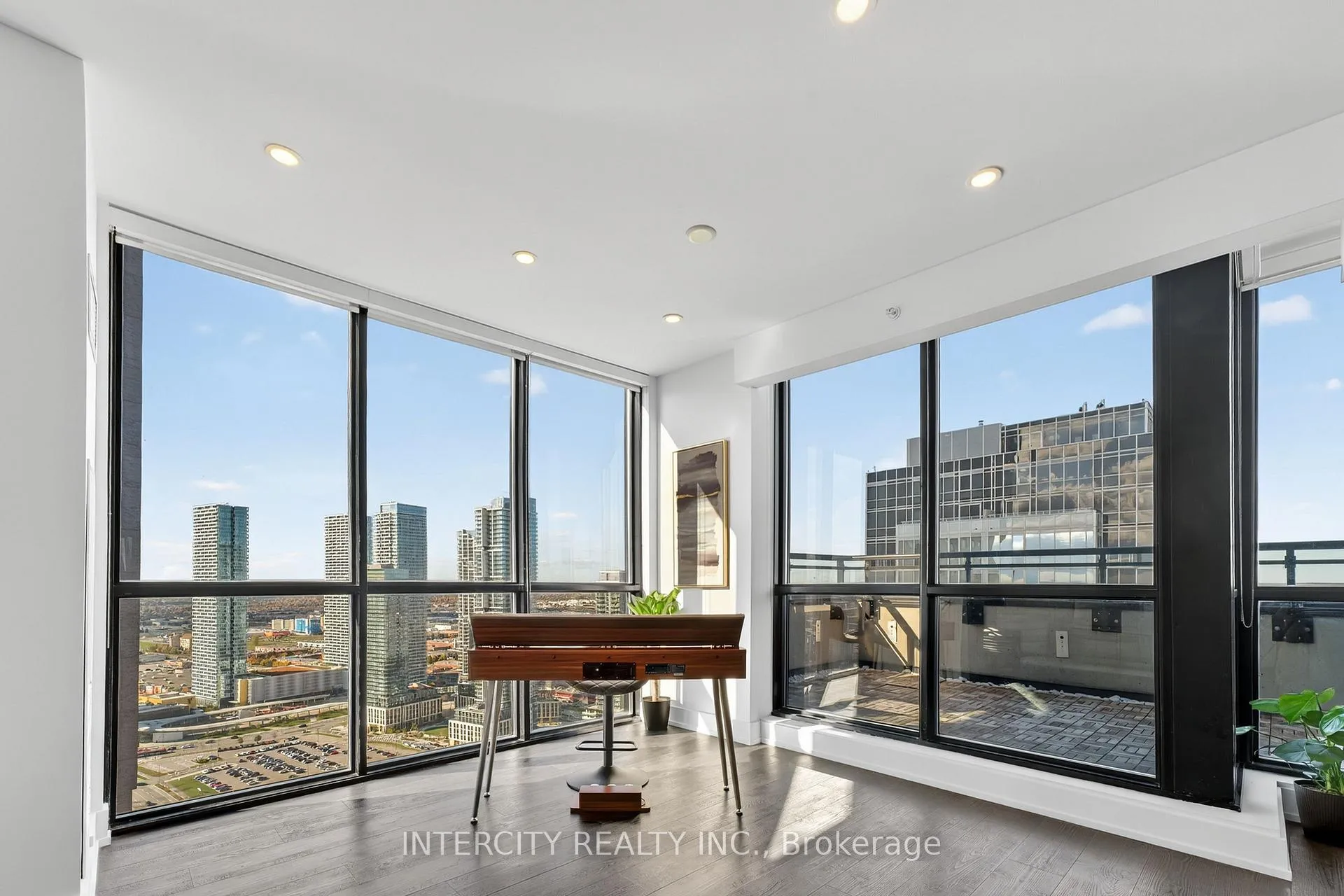 Photo 12 of Unit Ph05, 2910 Highway 7 Road, Vaughan, Concord — HOMEH
