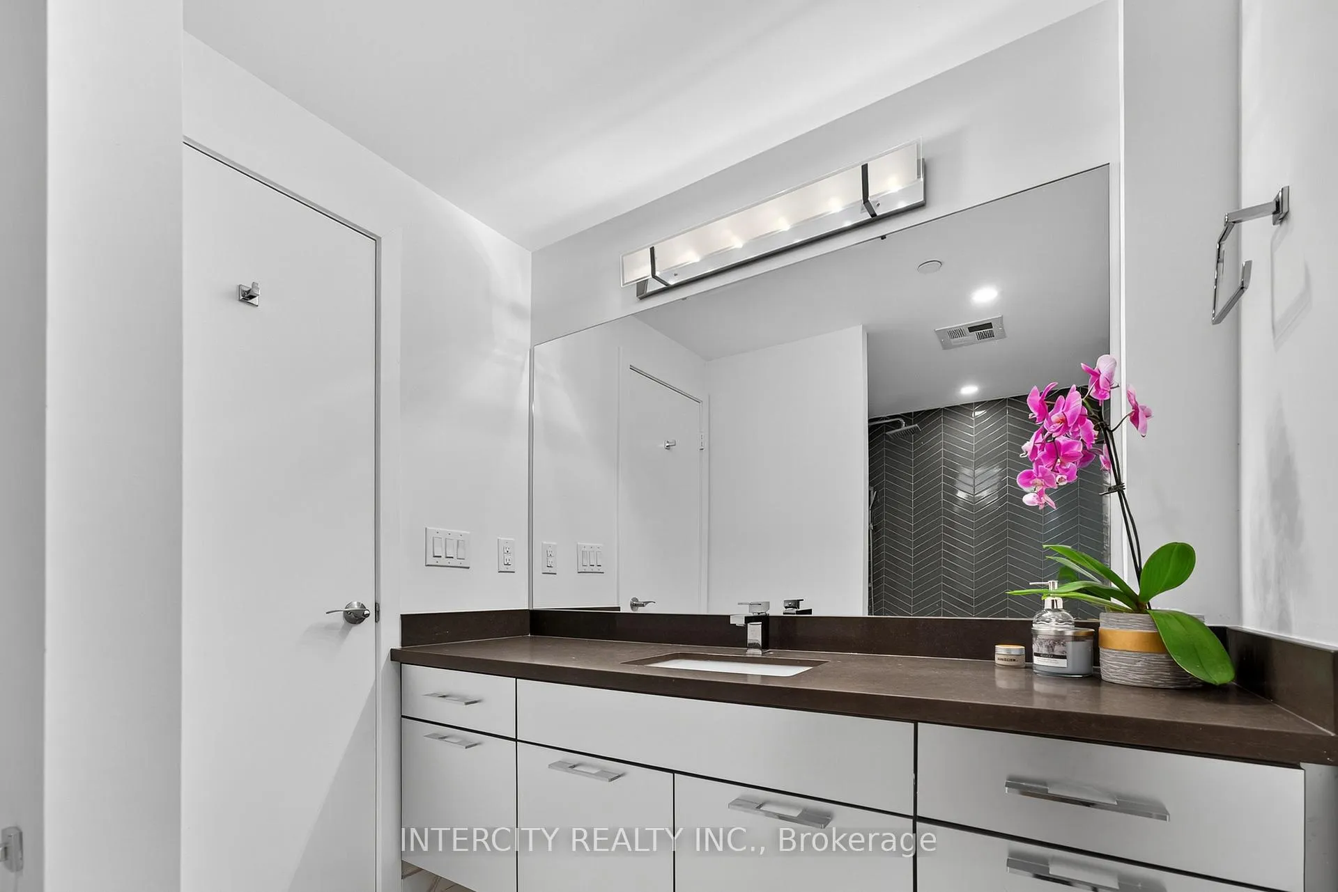 Photo 33 of Unit Ph05, 2910 Highway 7 Road, Vaughan, Concord — HOMEH