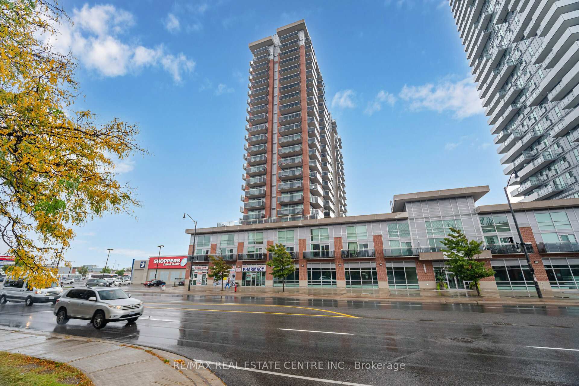 Photo 1 of Unit 304, 215 Queen Street E, Brampton, Queen Street Corridor — HOMEH