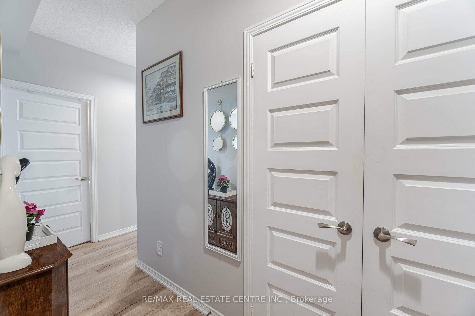 Photo 5 of Unit 304, 215 Queen Street E, Brampton, Queen Street Corridor — HOMEH