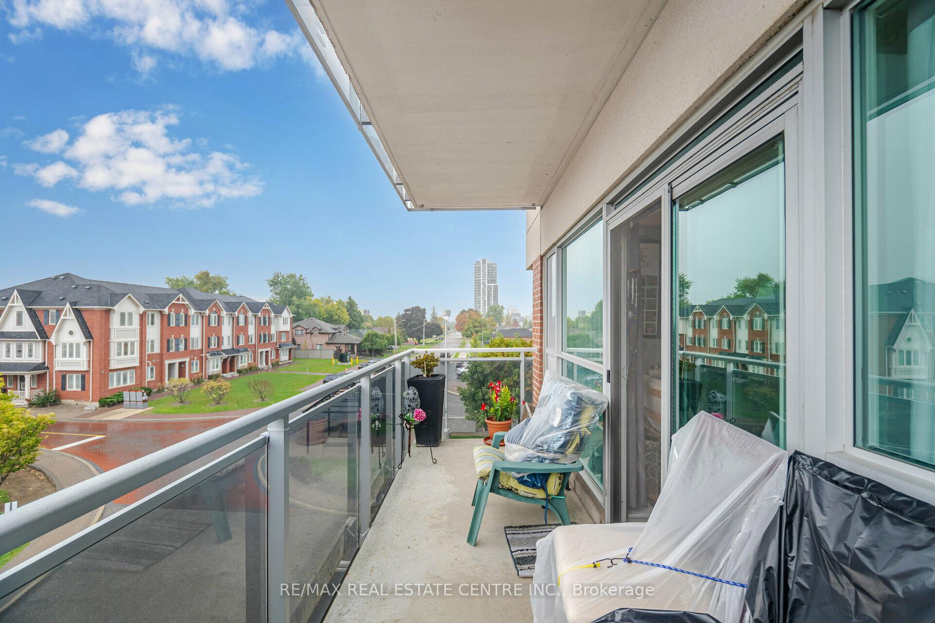Photo 14 of Unit 304, 215 Queen Street E, Brampton, Queen Street Corridor — HOMEH
