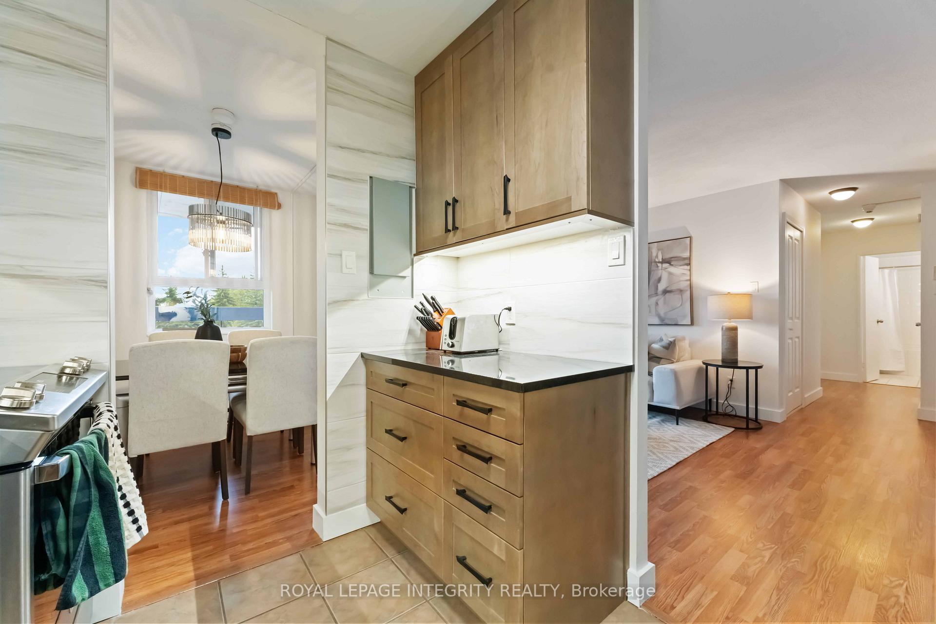 Photo 6 of Unit 408, 2000 Jasmine Crescent, Ottawa, Beacon Hill South — HOMEH