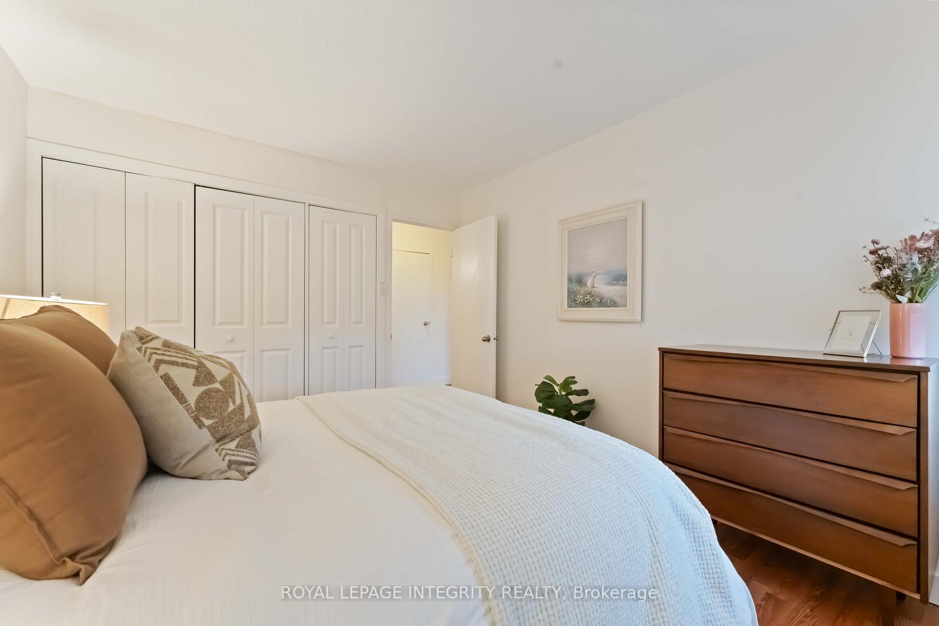 Photo 9 of Unit 408, 2000 Jasmine Crescent, Ottawa, Beacon Hill South — HOMEH