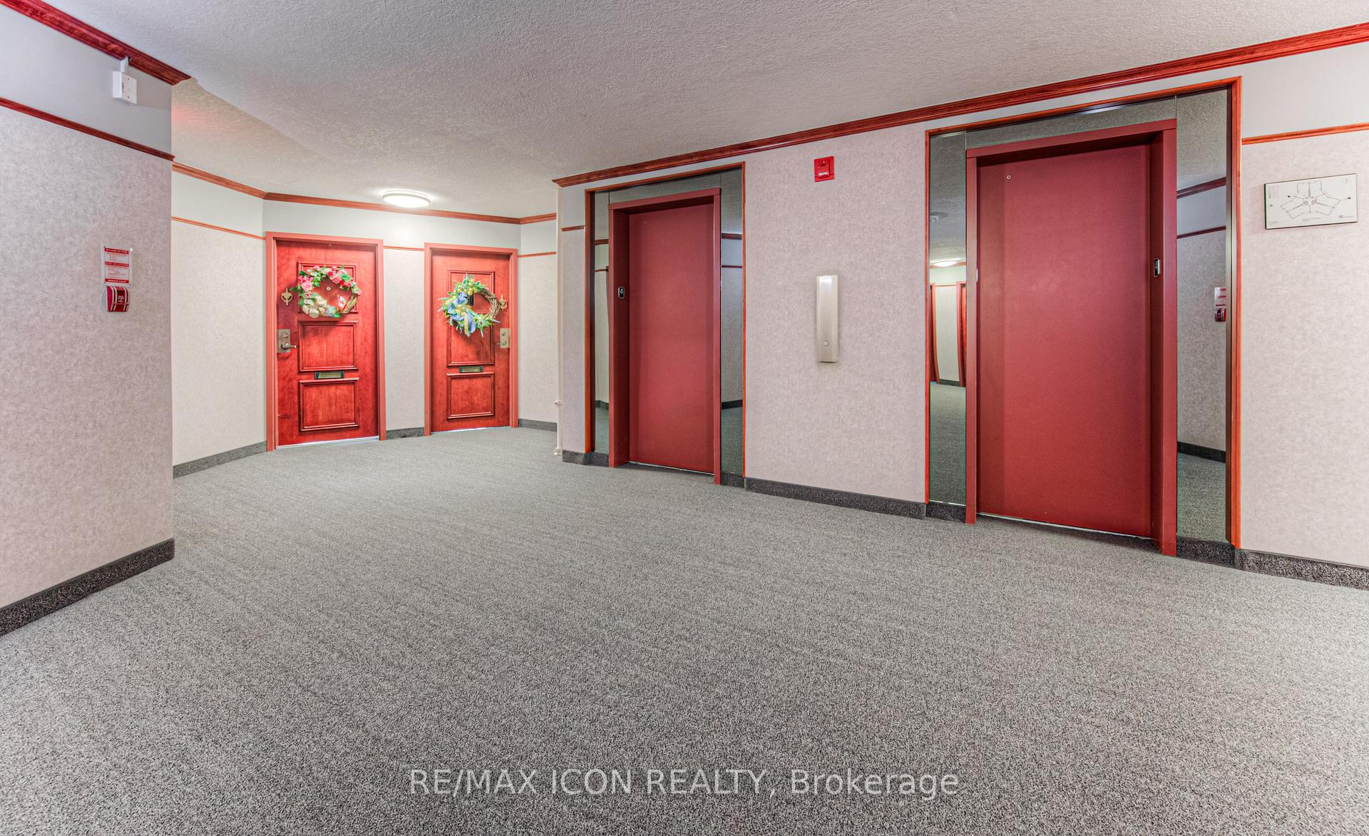 Photo 3 of Unit 405, 250 Glenridge Drive, Waterloo, Lincoln Village — HOMEH