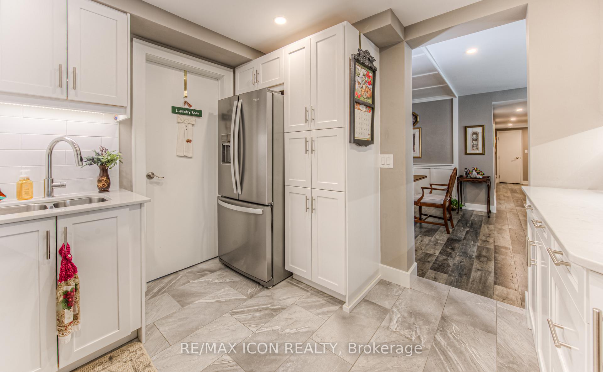 Photo 11 of Unit 405, 250 Glenridge Drive, Waterloo, Lincoln Village — HOMEH