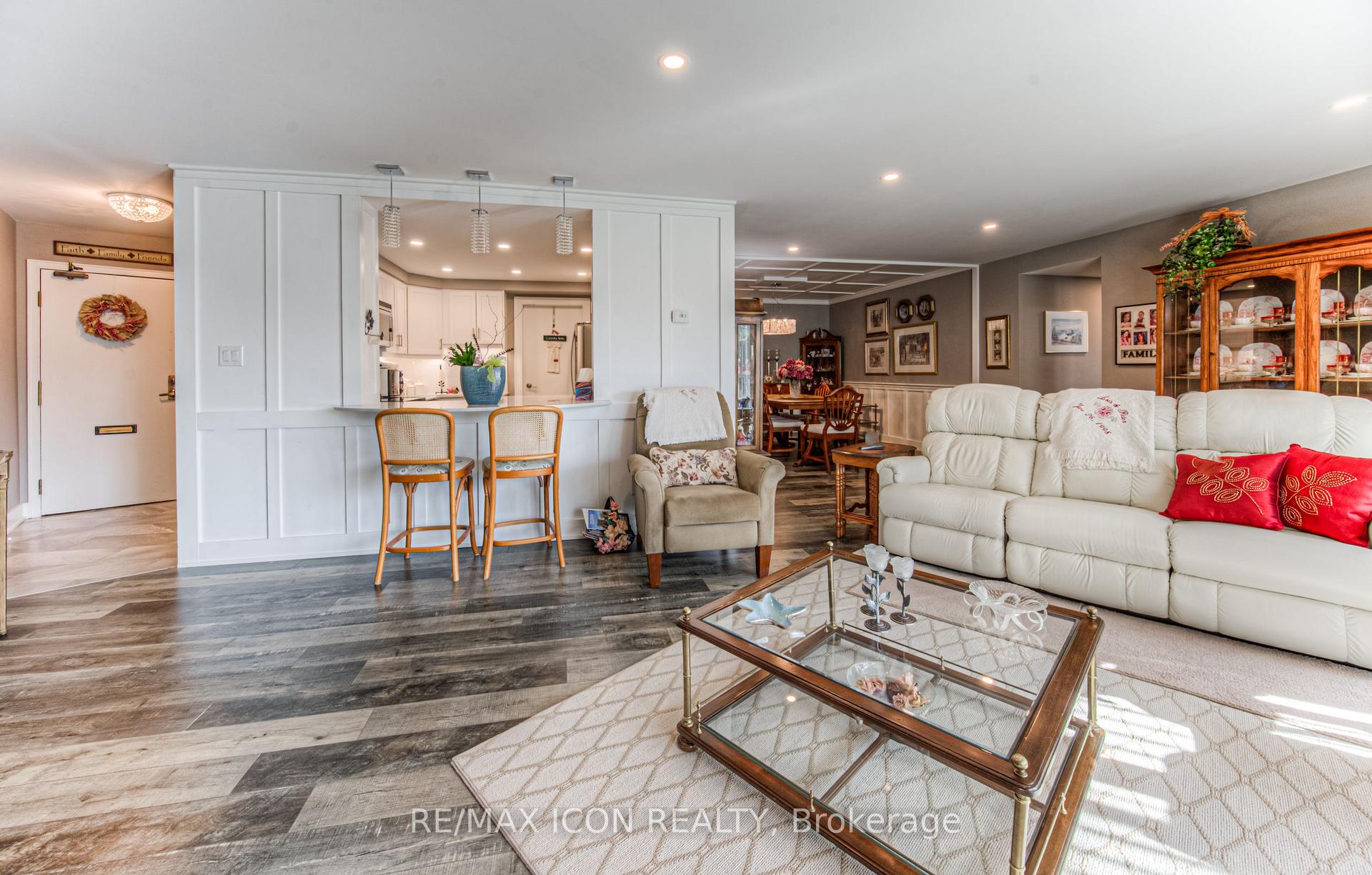 Photo 13 of Unit 405, 250 Glenridge Drive, Waterloo, Lincoln Village — HOMEH