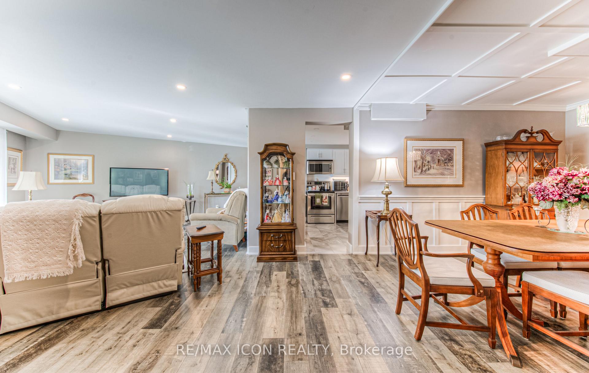 Photo 17 of Unit 405, 250 Glenridge Drive, Waterloo, Lincoln Village — HOMEH