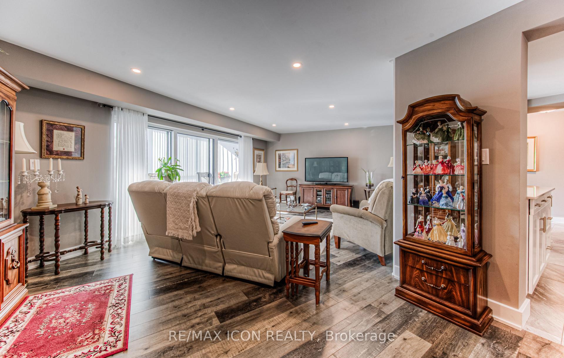 Photo 20 of Unit 405, 250 Glenridge Drive, Waterloo, Lincoln Village — HOMEH