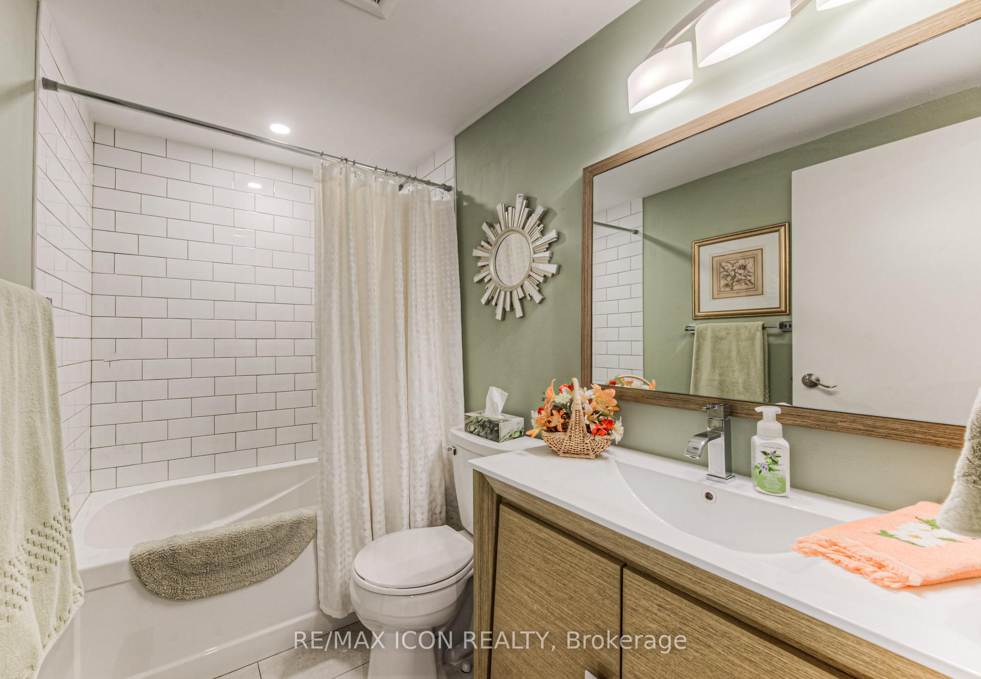 Photo 27 of Unit 405, 250 Glenridge Drive, Waterloo, Lincoln Village — HOMEH