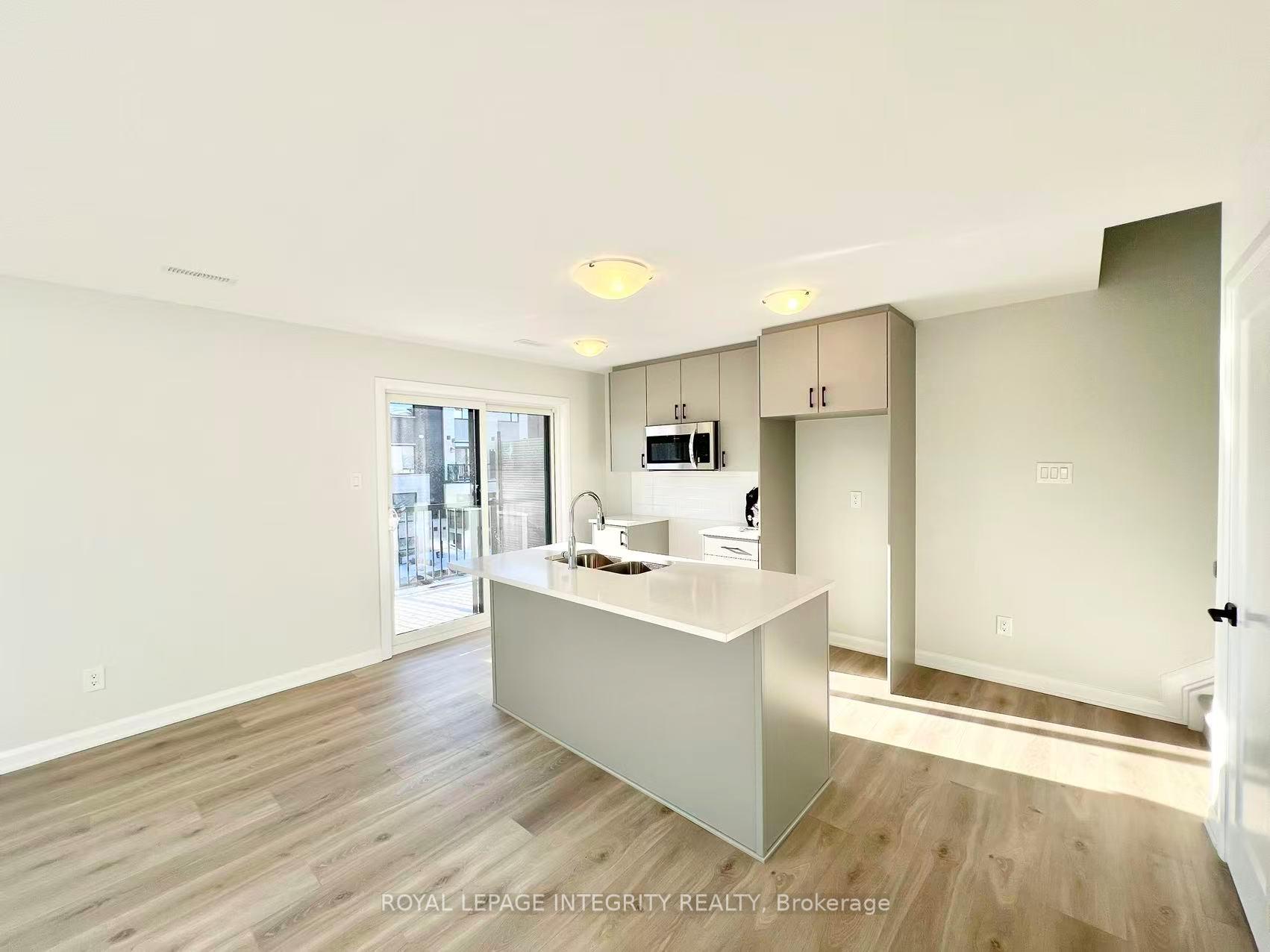 Photo 3 of 1118 Creekway Private, Ottawa, Kanata - Kanata Lakes/Heritage Hills — HOMEH